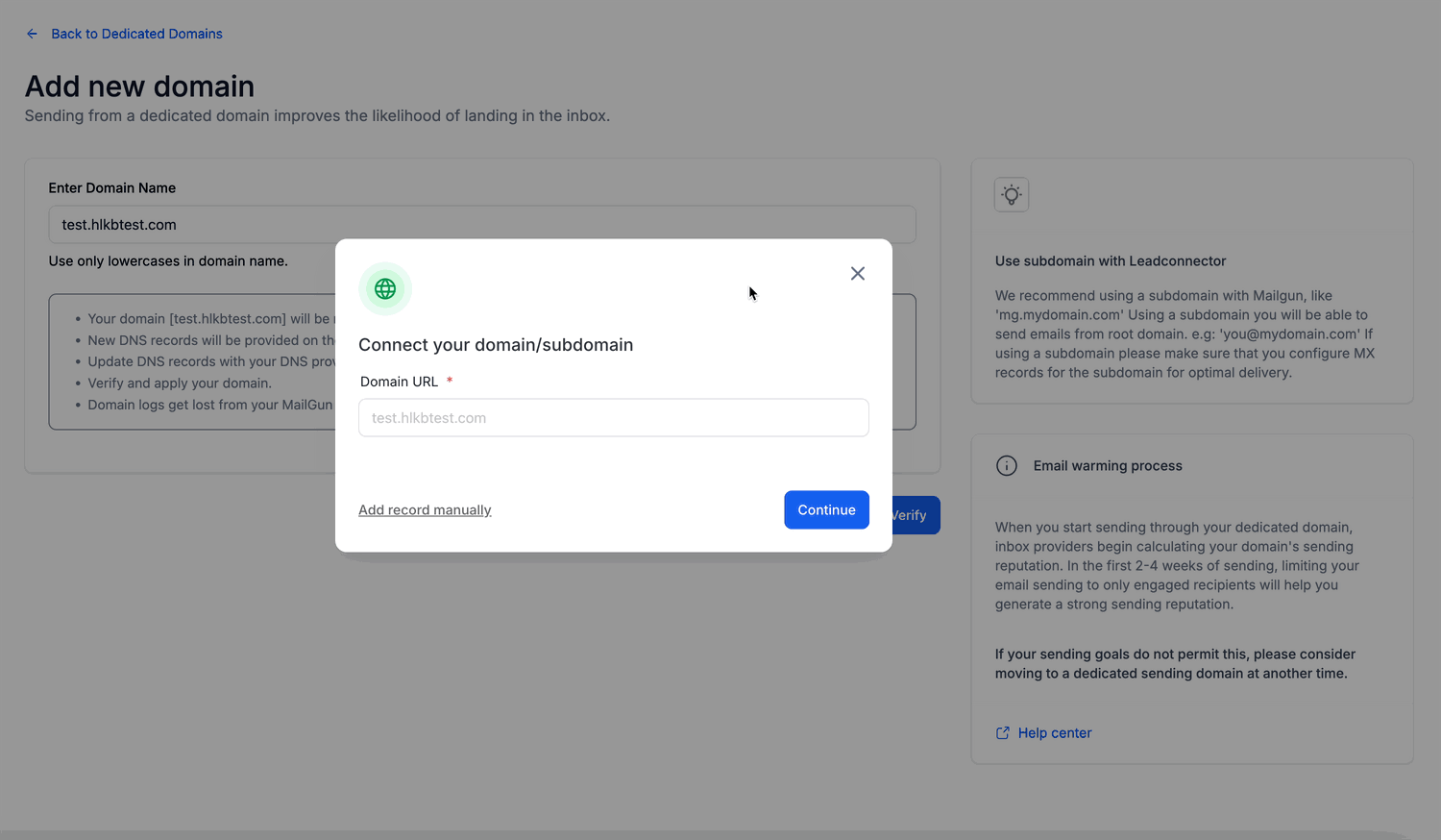 Animazione che mostra il processo di verifica dei record DNS